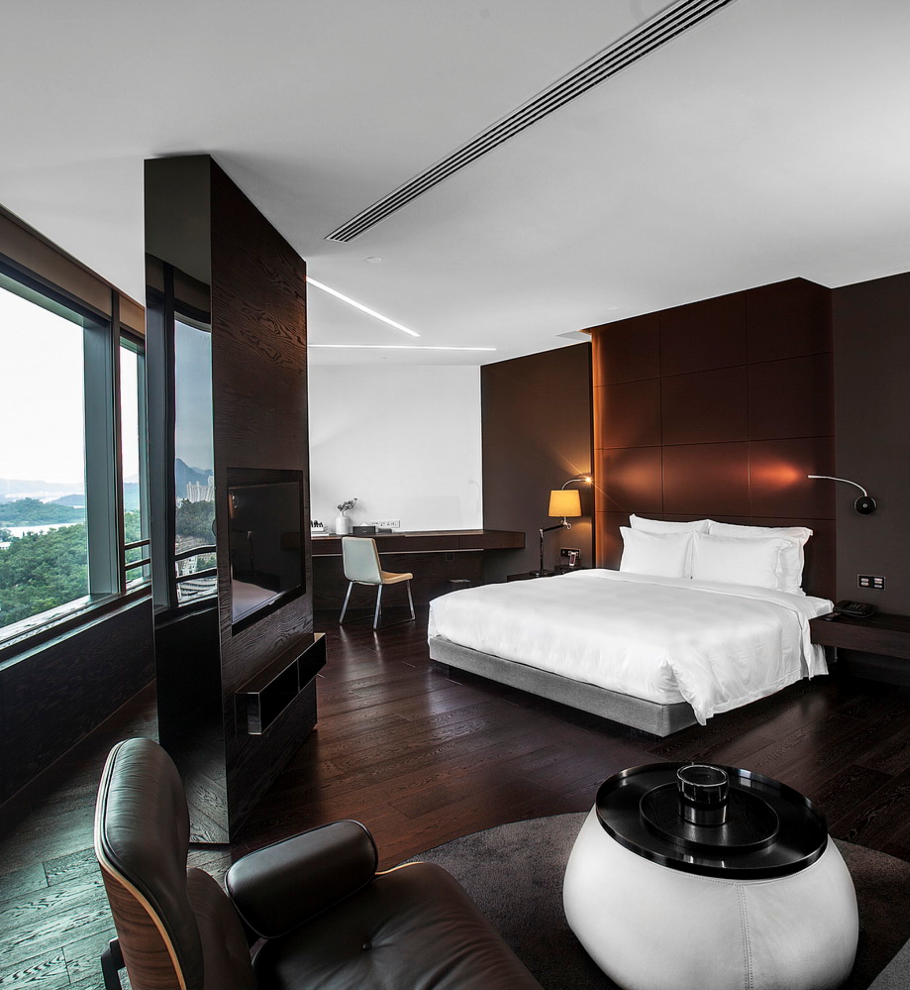 Minibar, in-room safe, individually decorated, individually furnished