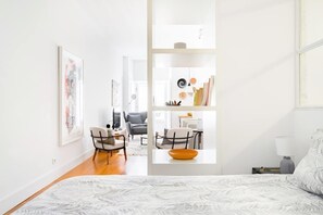 1 habitación, tabla de planchar con plancha, wifi y ropa de cama