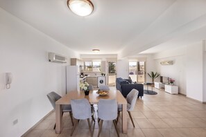 Interior - A 2-bedroom, spacious second-floor apartment that can accommodate up to 5 people (Pernera)