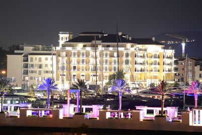 La Dolce Vita❤️UNESCO Kotor–Luxury 1BR Apartment Medieval Charm & Modern Comfort