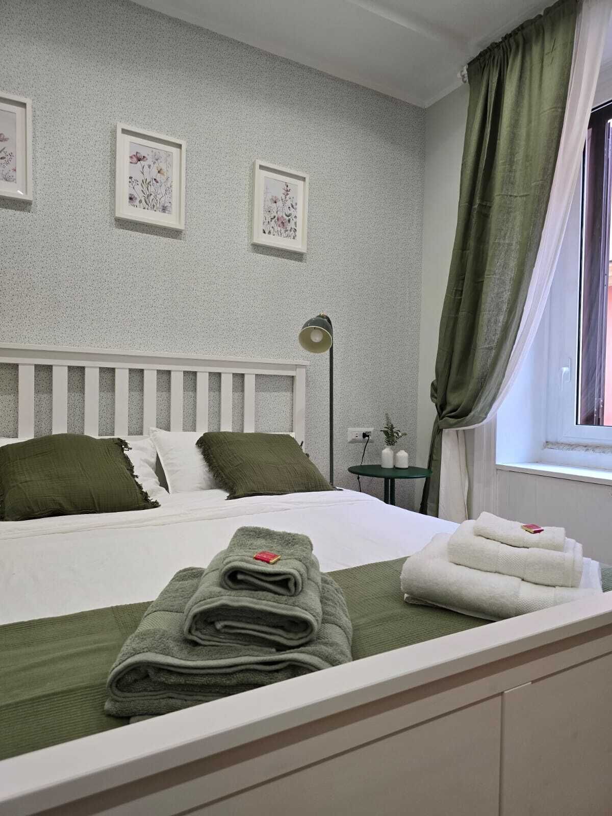 1 Schlafzimmer, Schreibtisch, Bügeleisen/Bügelbrett, Reisekinderbett