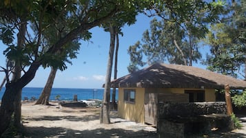 Bungalow, 1 Queen Bed, Ocean View | 3 bedrooms, in-room safe, desk, soundproofing