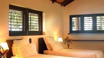 Bungalow familiar, vista al océano | 3 habitaciones, caja de seguridad en la habitación y escritorio