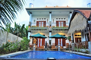 Outdoor pool, sun loungers - D' Kubon Penida by ABM (Penida Island)