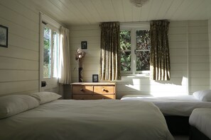 4 chambres, fer et planche à repasser, Wi-Fi, draps fournis