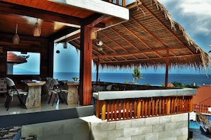 Dining - Pandawa Beach Resort and Spa Luxury (Penida Island)