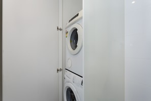 Apartment, 1 Queen Bed with Sofa bed, Accessible | Laundry