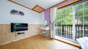 Individually decorated, blackout curtains, iron/ironing board, free WiFi