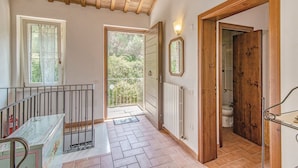 Interior - Beautiful apartment in villa for 5 people with pool, WIFI, TV and panoramic view, close to Urbino (Urbino)