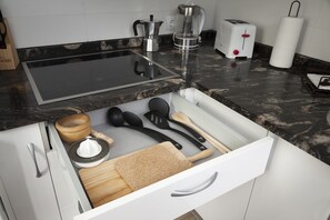 Fridge, microwave, oven, stovetop - 2 Casco Historico Apartment, 200 mtrs cathedral  (Santiago de Compostela)