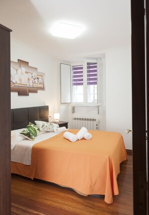 2 chambres, fer et planche à repasser, lit parapluie, Wi-Fi gratuit