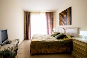 1 bedroom, in-room safe, iron/ironing board, WiFi