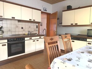 Køleskab, mikrobølgeovn, ovn, opvaskemaskine