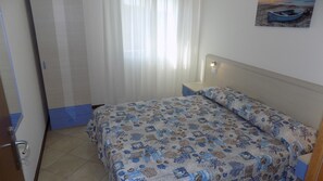 2 bedrooms, bed sheets