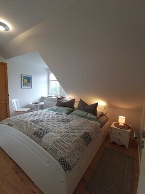 2 bedrooms, WiFi, bed sheets