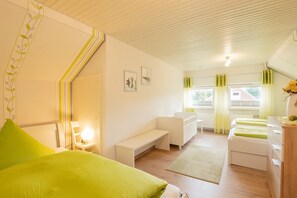 2 Schlafzimmer, Zimmersafe, Reisekinderbett, WLAN
