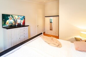 1 habitación, wifi y ropa de cama