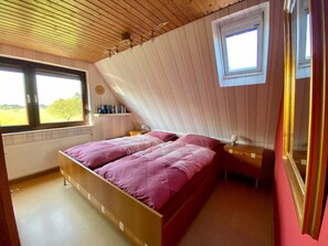 2 makuuhuonetta, vauvan matkasänky, Wi-Fi, vuodevaatteet