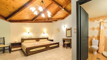 Basic Studio Suite | 1 bedroom, in-room safe, iron/ironing board, free WiFi