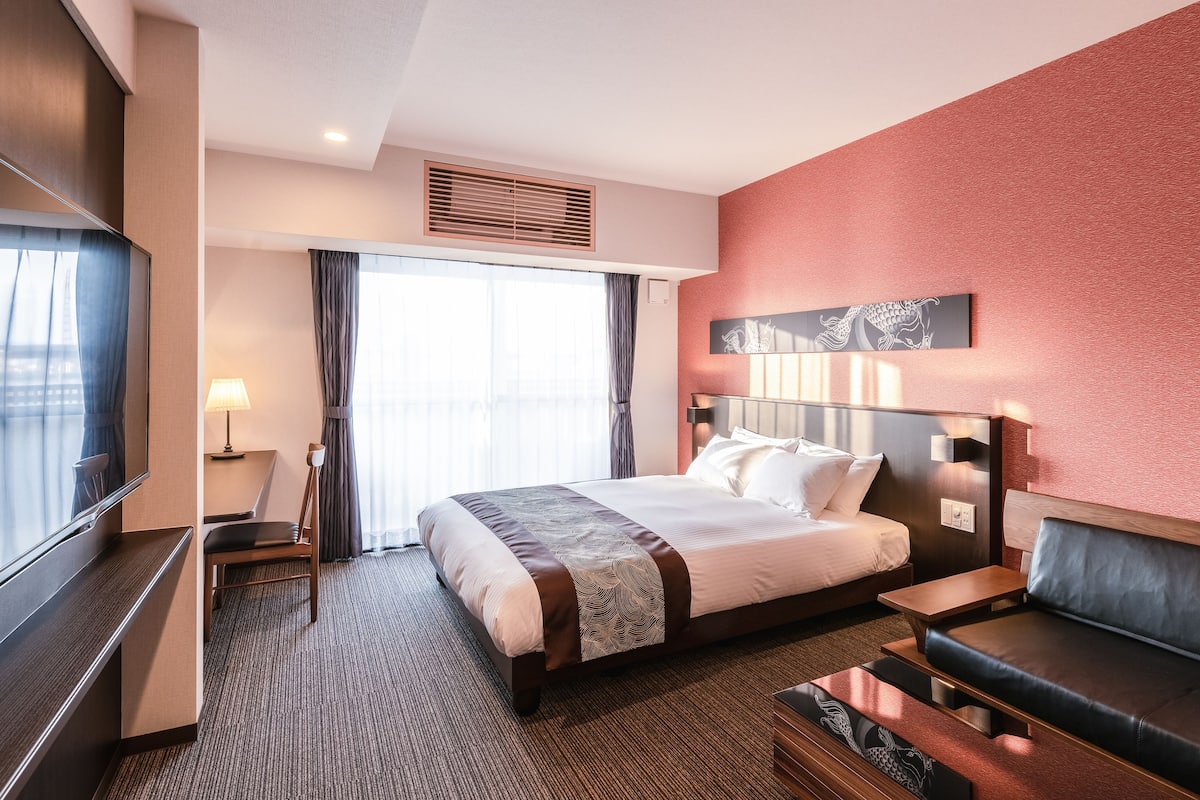 Superior Queen Room | In-room safe, free WiFi