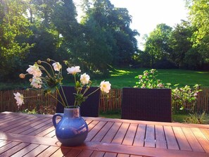 Unclassified image, 3 of 20, button