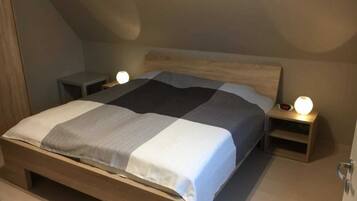 2 Schlafzimmer, Reisekinderbett, WLAN