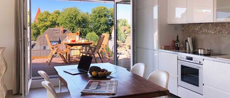 ثلاجة، ميكروويف، فرن، غسالة أطباق