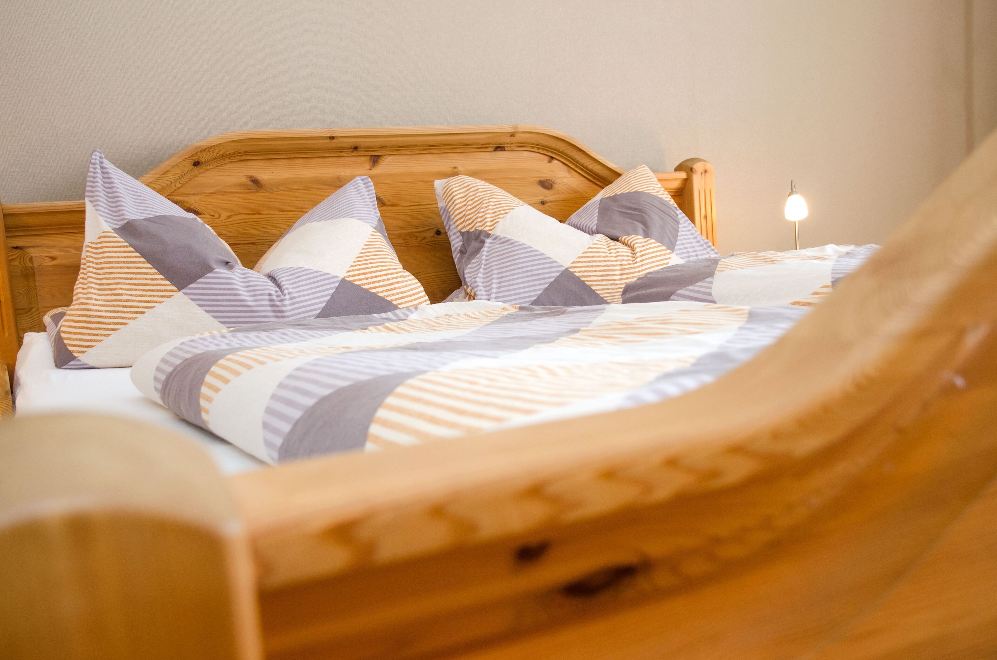 4 bedrooms, travel crib, WiFi, bed sheets