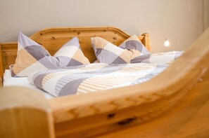3 Schlafzimmer, Reisekinderbett, WLAN, Bettwäsche