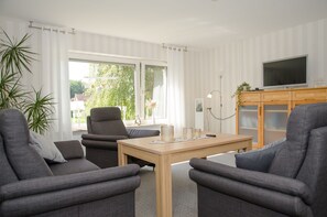 Unclassified image, 3 of 33, button