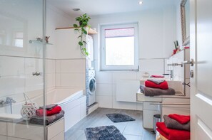 Unclassified image, 4 of 25, button