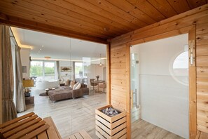 Interior - Luxury spa penthouse Schlossoase (Göhren-Lebbin)