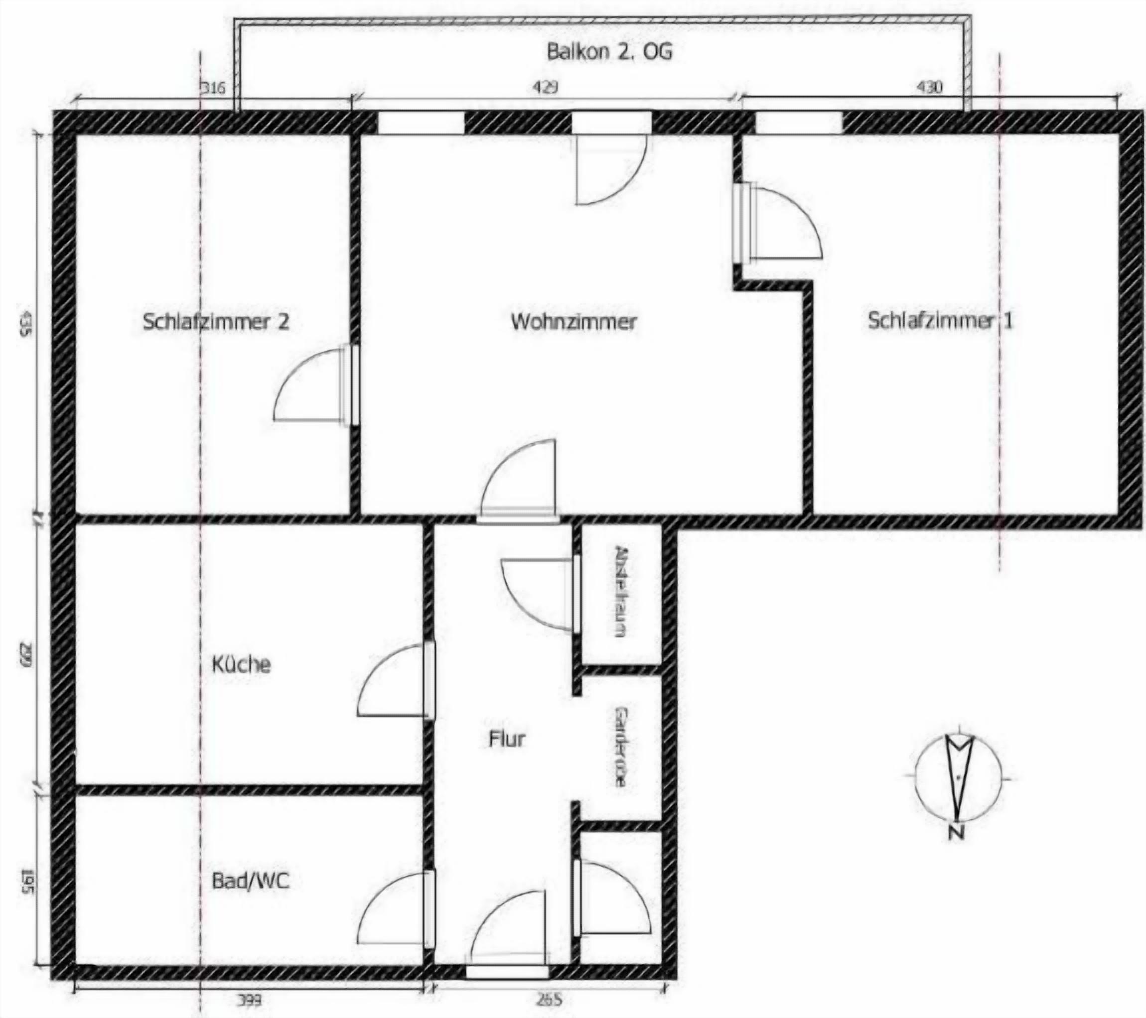 Grundriss eines Hotels mit zwei Schlafzimmern, einem Wohnzimmer, einer Küche, einem Badezimmer und einem Balkon.