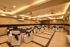 Dining - La-Sapphire Hotel (New Delhi)