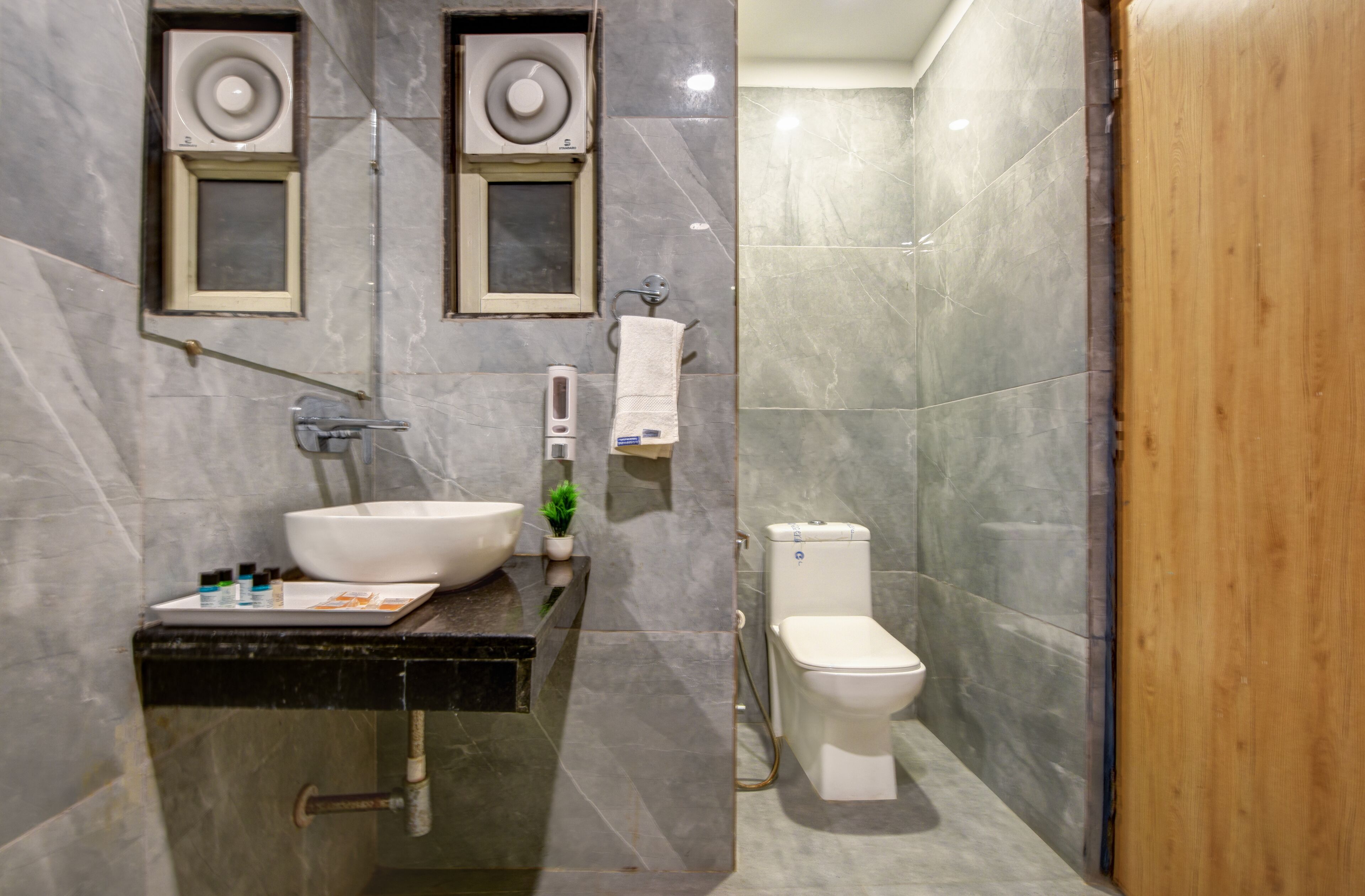 Photo - Airport La Sapphire Hotel & Restaurant