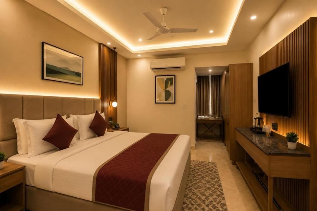 Executive Room | Frette Italian sheets, premium bedding, down comforters