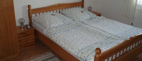 1 bedroom, WiFi, bed sheets