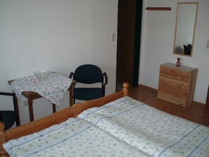 1 dormitori, wifi i roba de llit
