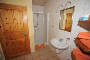 Hårtørrer, håndklæder, Sæbe, Toiletpapir