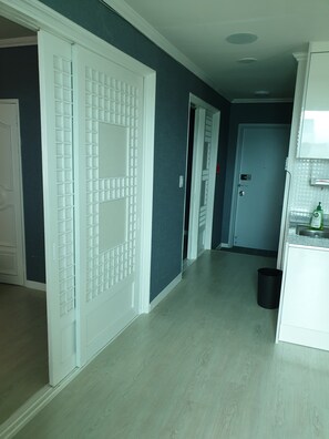 Royal Deluxe Room (45 PY) | Desk, free WiFi - Sajo Resort Gyeongju (Gyeongju)