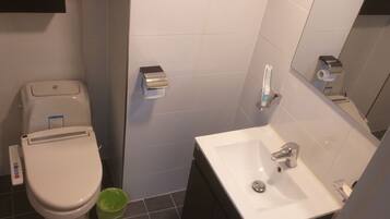 Family Room (17 PY) | Bathroom | Shower, free toiletries, hair dryer, slippers