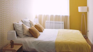 1 bedroom, iron/ironing board, internet, bed sheets