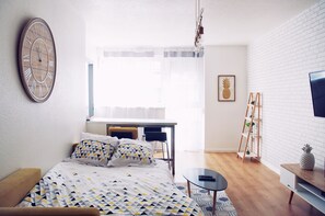 1 chambre, fer et planche à repasser, accès Internet, draps fournis