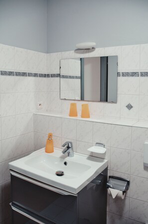 Hårføner, håndklær, såpe og toalettpapir