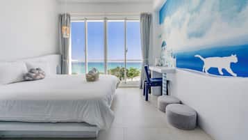 King Room with Sea View and Balcony | Blackout drapes, free WiFi, bed sheets