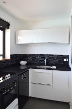 Fridge, microwave, oven, dishwasher