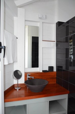 Hair dryer, towels