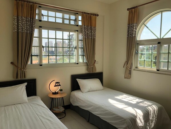 Blackout curtains, free WiFi, bed sheets