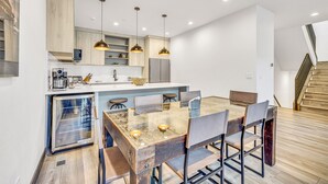 Dining - Best Location Ski Pad in Deer Valley! Right on free shuttle route! Sleeps 16! (Deer Valley)