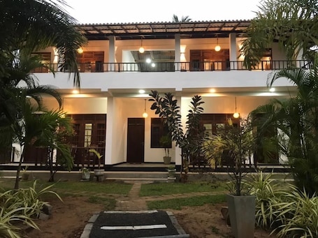 Family Room, Air conditioning, Lagoon View. Sea Glow -Tangalle